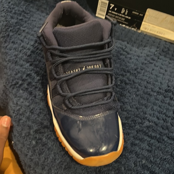 Air Jordan 11 Retro Low GS ‘Navy Gum’ - Picture 6 of 7
